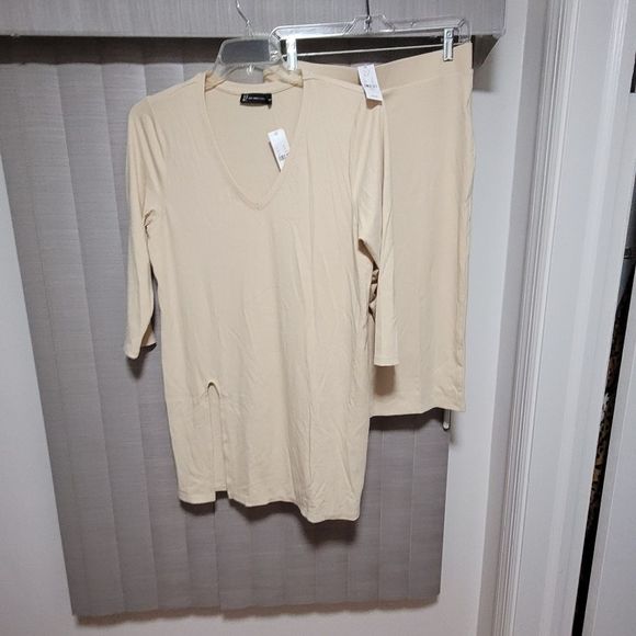 NWT/ NEW YORK & COMPANY ladies 2 piece - Picture 5 of 11